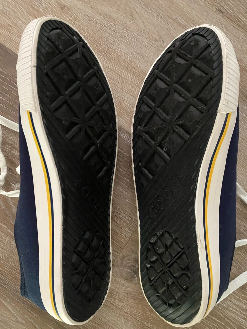 Michigan Wolverines FOCO Shoe 10